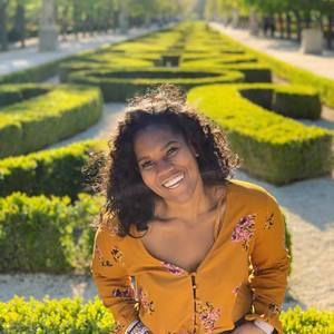 Meet your Posher, Stephanie